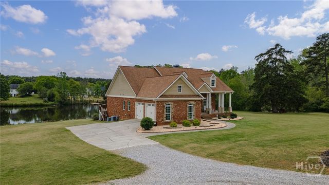 725 Amber Lakes Court, Social Circle, GA 30025