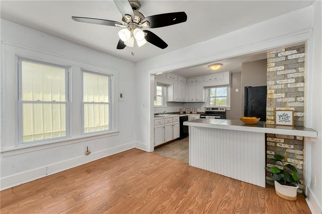526 Oak Street, Leavenworth, KS 66048
