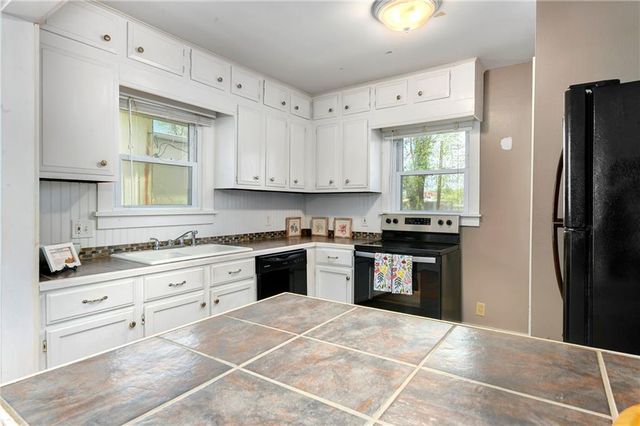 526 Oak Street, Leavenworth, KS 66048