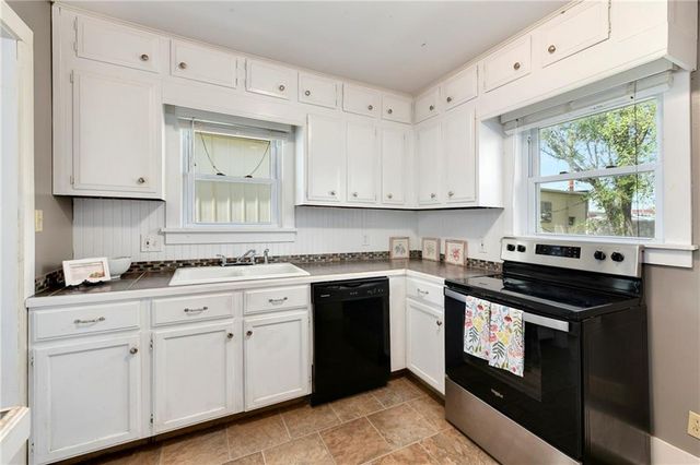 526 Oak Street, Leavenworth, KS 66048