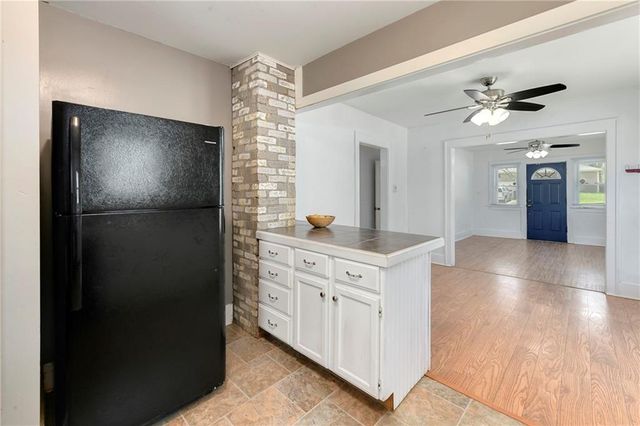 526 Oak Street, Leavenworth, KS 66048
