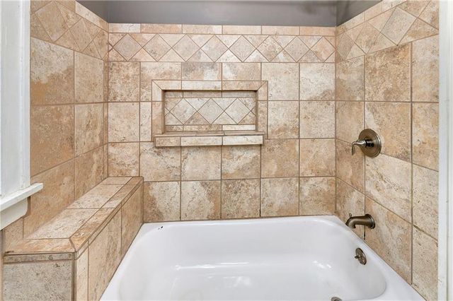 526 Oak Street, Leavenworth, KS 66048