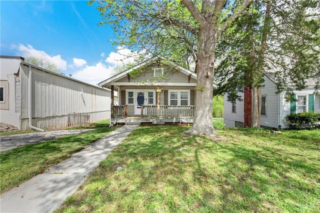 526 Oak Street, Leavenworth, KS 66048