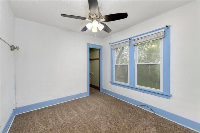 526 Oak Street, Leavenworth, KS 66048