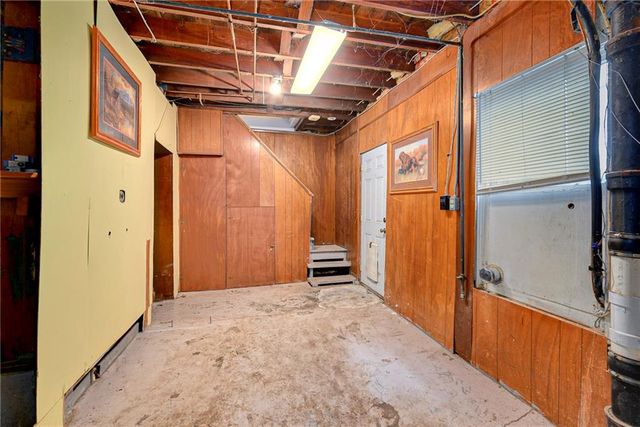 526 Oak Street, Leavenworth, KS 66048