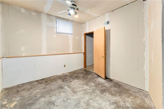 526 Oak Street, Leavenworth, KS 66048