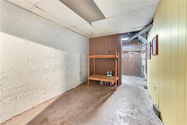 526 Oak Street, Leavenworth, KS 66048