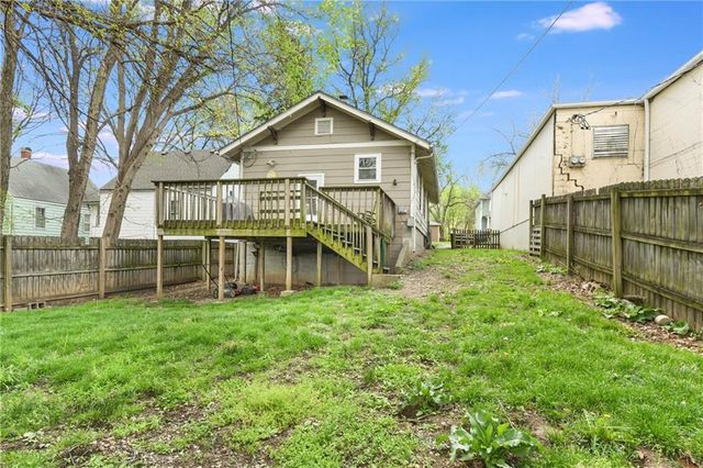 526 Oak Street, Leavenworth, KS 66048