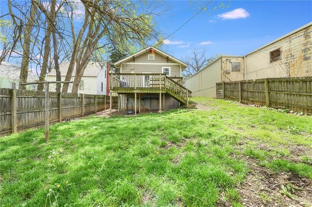 526 Oak Street, Leavenworth, KS 66048