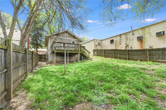 526 Oak Street, Leavenworth, KS 66048