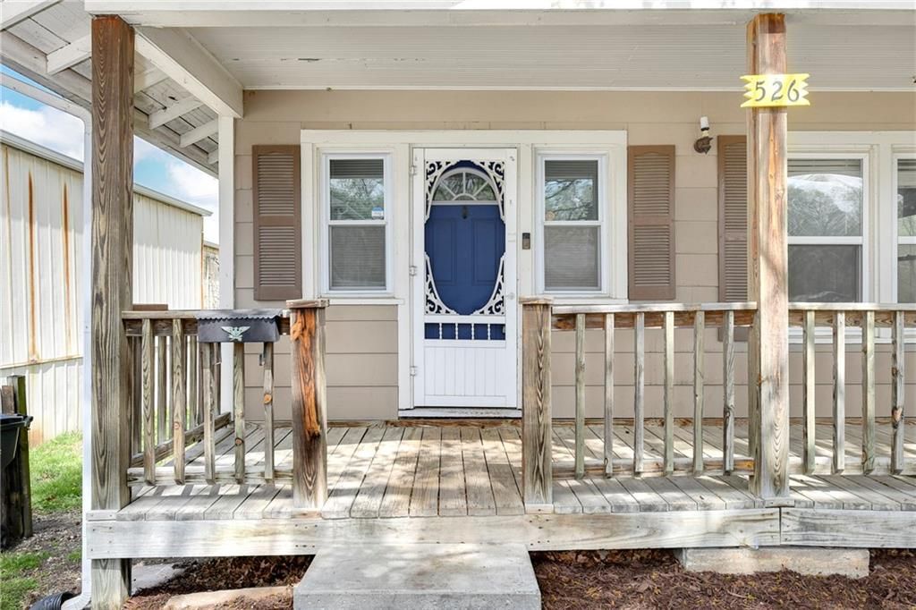 526 Oak Street, Leavenworth, KS 66048