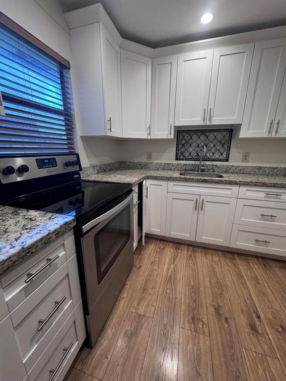 Image 4 of property listing at 253 Seville K, Delray Beach, FL 33446
