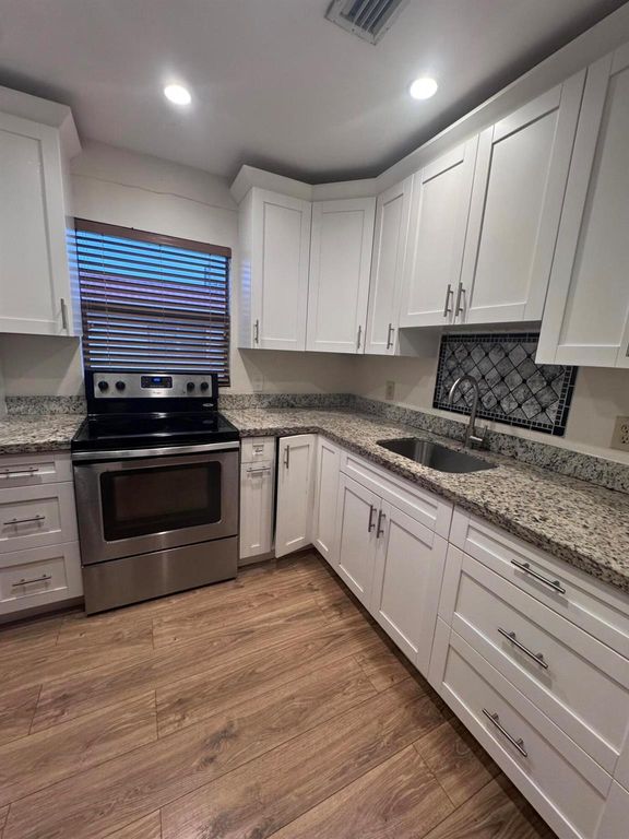 Image 5 of property listing at 253 Seville K, Delray Beach, FL 33446