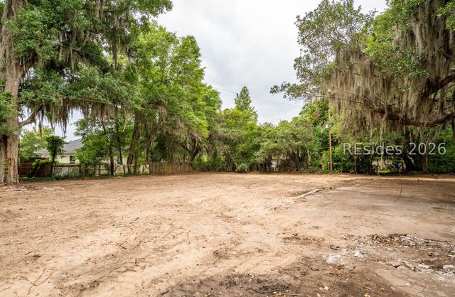 1610 Ribaut Rd, Port Royal, SC 29935