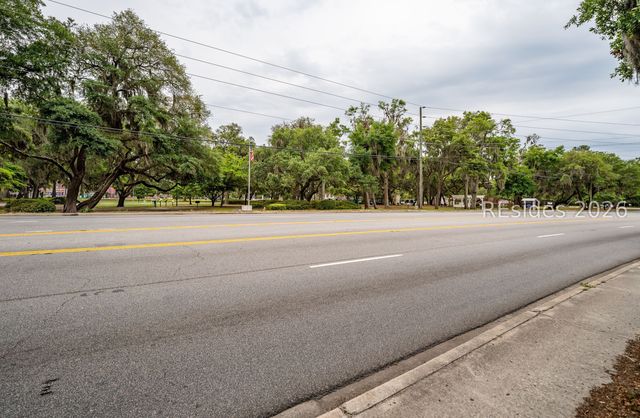 1610 Ribaut Rd, Port Royal, SC 29935