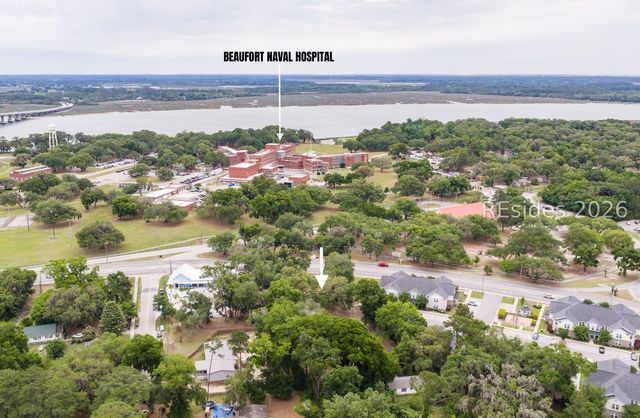 1610 Ribaut Rd, Port Royal, SC 29935