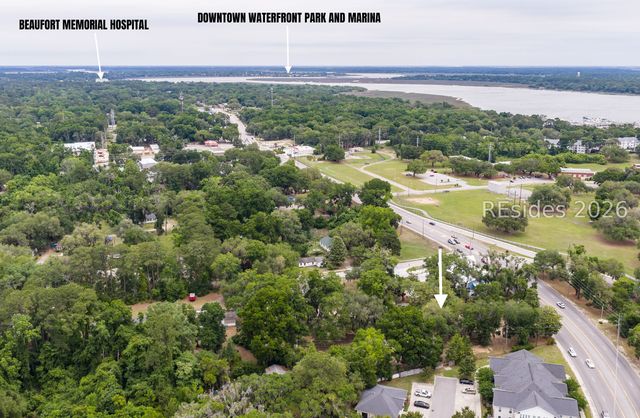 1610 Ribaut Rd, Port Royal, SC 29935
