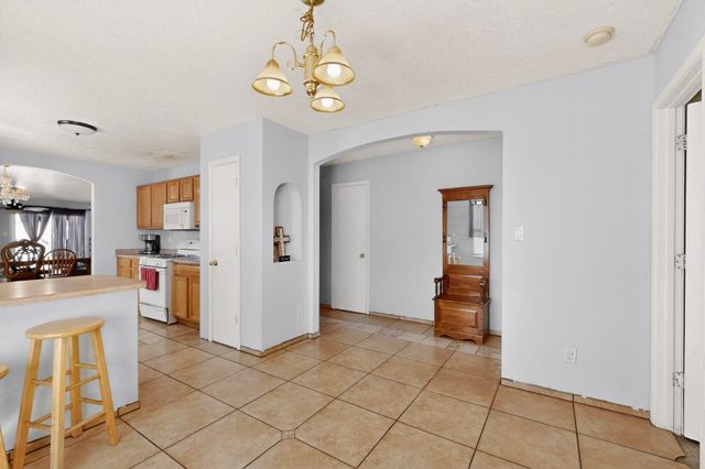 9515 Otero Mesa Road SW, Albuquerque, NM 87121