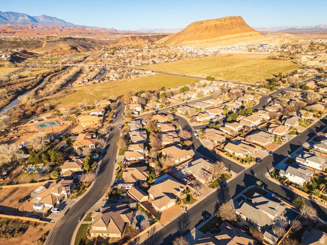 345 E 1575 S, Washington, UT 84780