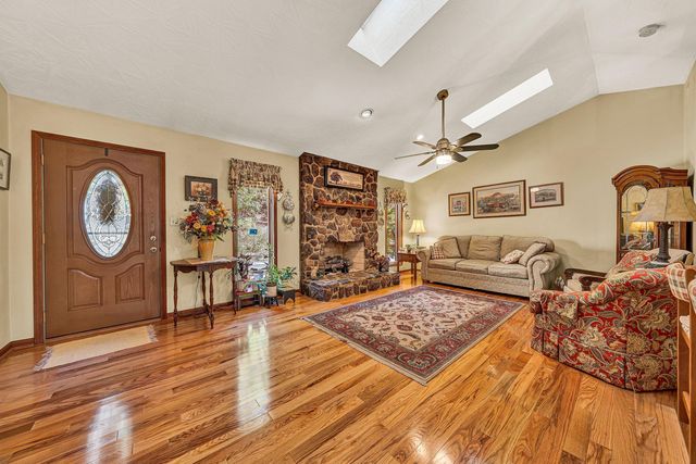 1527 Quail DR, Goodview, VA 24095