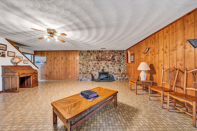 1527 Quail DR, Goodview, VA 24095