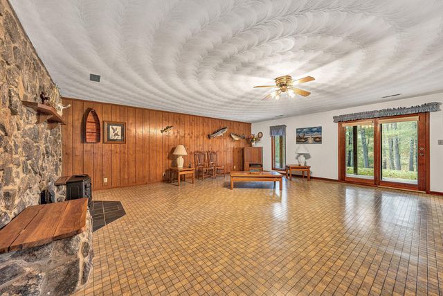 1527 Quail DR, Goodview, VA 24095