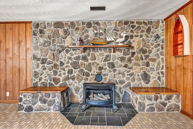 1527 Quail DR, Goodview, VA 24095