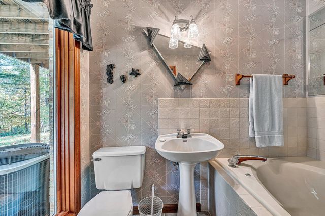 1527 Quail DR, Goodview, VA 24095