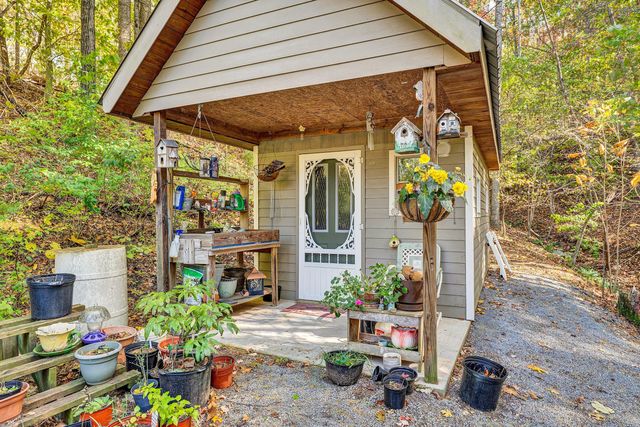 1527 Quail DR, Goodview, VA 24095