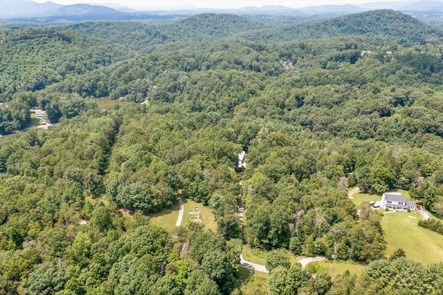 1527 Quail DR, Goodview, VA 24095
