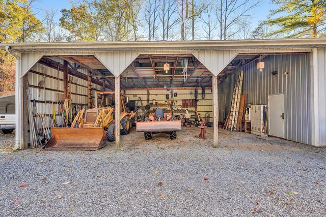 1527 Quail DR, Goodview, VA 24095