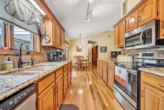 1527 Quail DR, Goodview, VA 24095