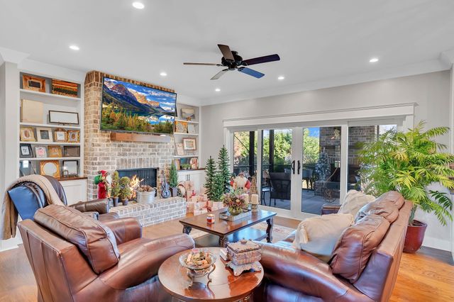 25 Holt Lane, Tullahoma, TN 37388