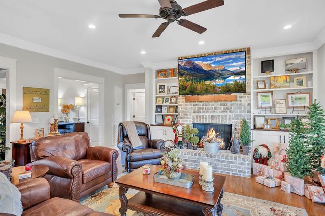 25 Holt Lane, Tullahoma, TN 37388