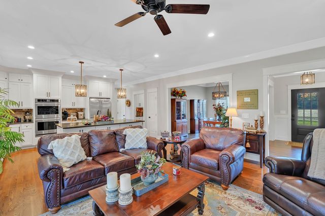 25 Holt Lane, Tullahoma, TN 37388