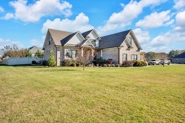 25 Holt Lane, Tullahoma, TN 37388