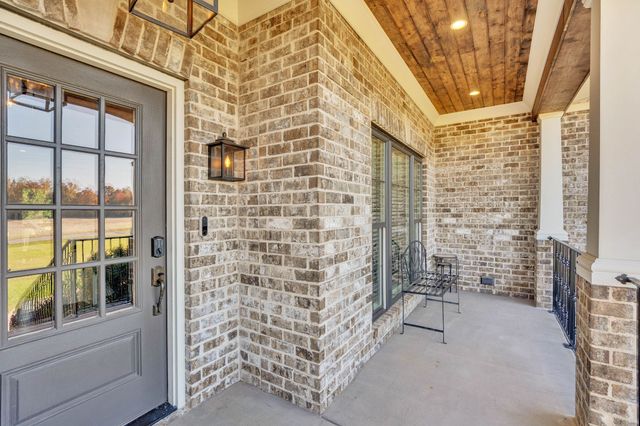 25 Holt Lane, Tullahoma, TN 37388