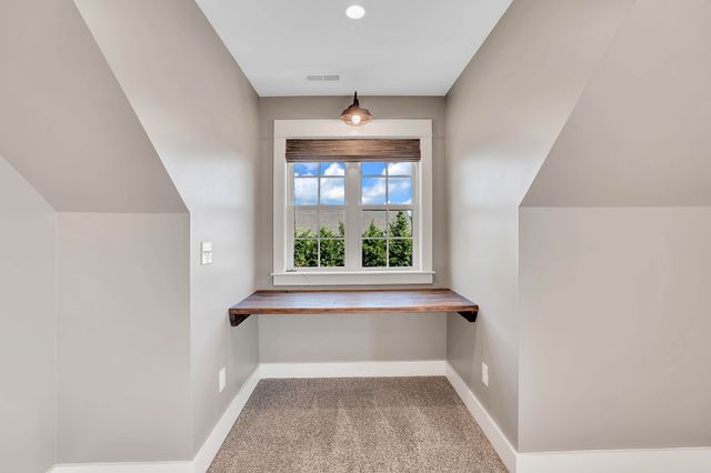 25 Holt Lane, Tullahoma, TN 37388