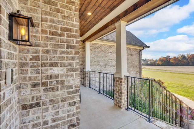 25 Holt Lane, Tullahoma, TN 37388