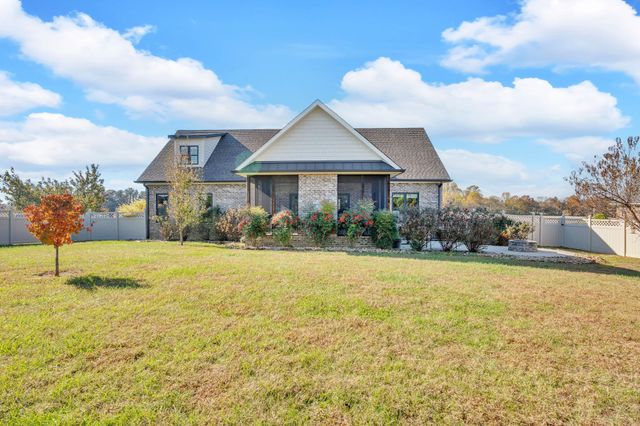 25 Holt Lane, Tullahoma, TN 37388