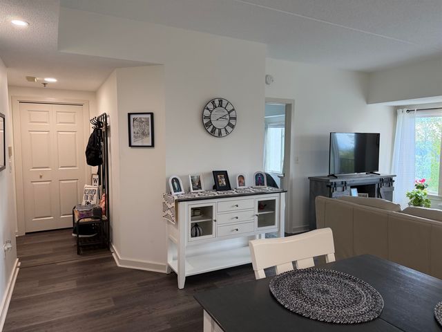 12 Mountain Laurels Dr Apt 504, Nashua, NH 03062