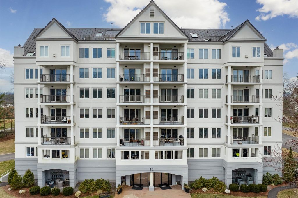 12 Mountain Laurels Dr Apt 504, Nashua, NH 03062