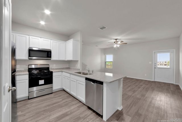 623 RYAN XING, San Antonio, TX 78253