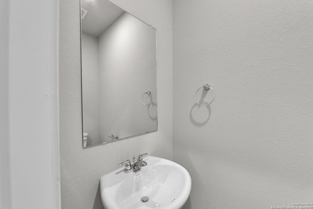 623 RYAN XING, San Antonio, TX 78253