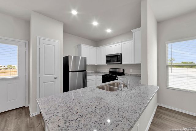 623 RYAN XING, San Antonio, TX 78253