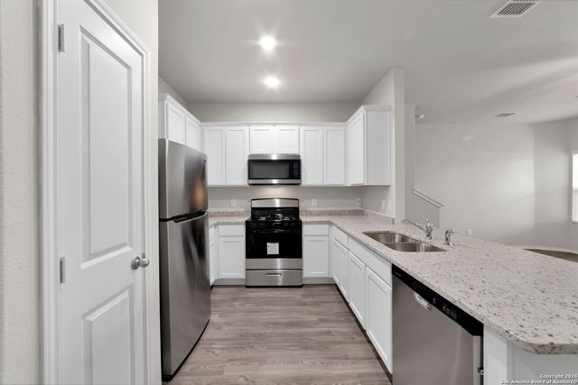 623 RYAN XING, San Antonio, TX 78253