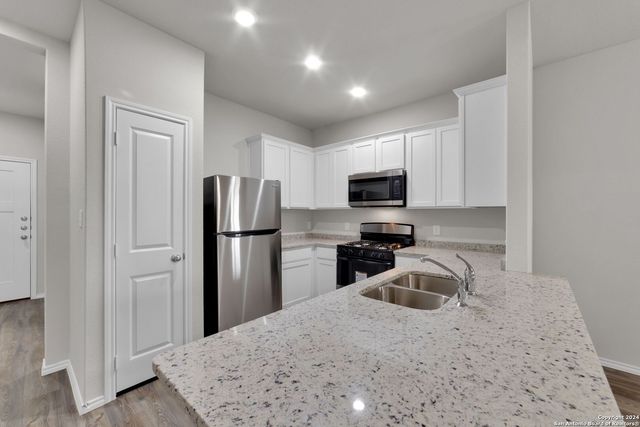 623 RYAN XING, San Antonio, TX 78253