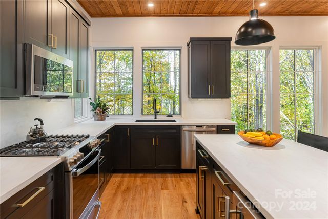 256 Haulback Way, Sylva, NC 28779