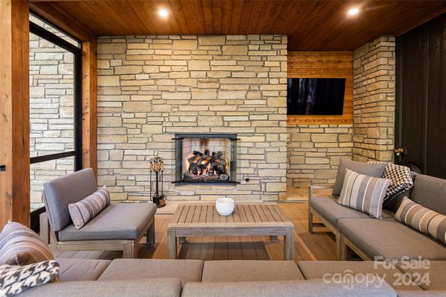 256 Haulback Way, Sylva, NC 28779