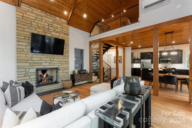 256 Haulback Way, Sylva, NC 28779
